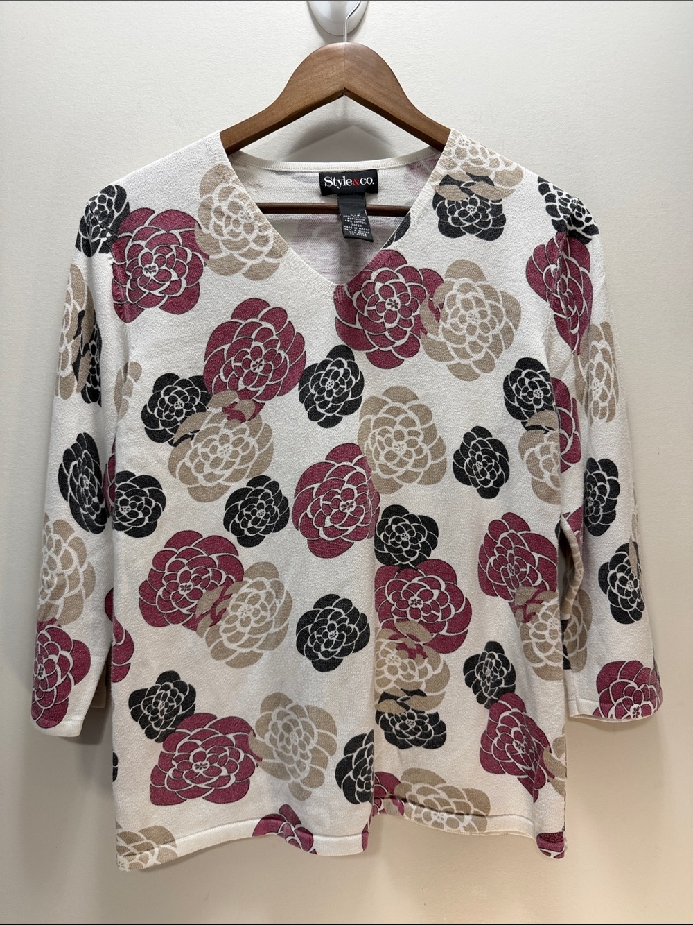Style & Co. V-Neck Floral Knit Top - Cream, Burgundy & Black Size L (24x22)